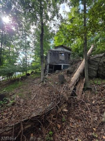 13 Stonehenge Road Jefferson NJ 07849