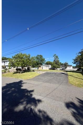 8 North Way Hopatcong NJ 07843