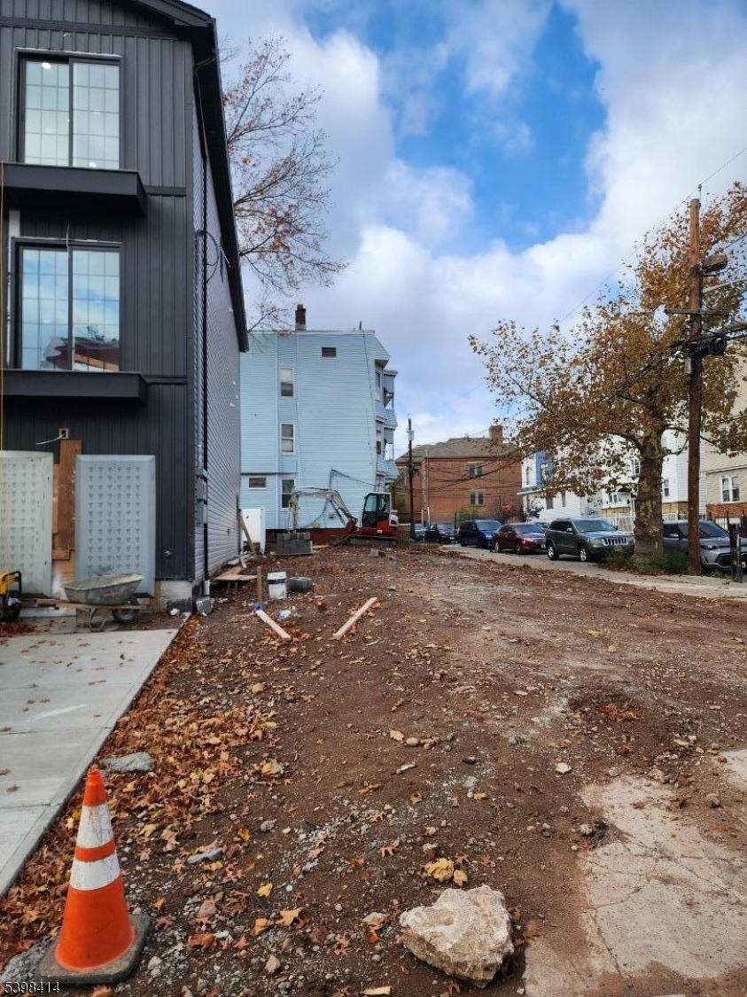225 21ST Street Irvington NJ 07111