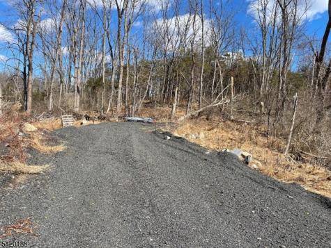 83 Creek Road Green NJ 07821