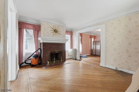 53 Sunnyside Terrace East Orange NJ 07018