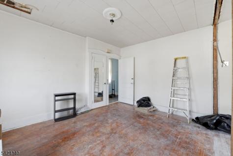53 Sunnyside Terrace East Orange NJ 07018