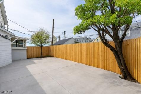135 Tremont Avenue East Orange NJ 07018