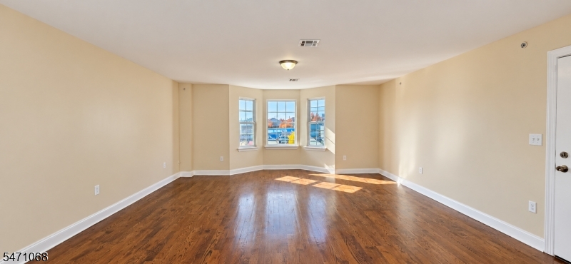 17 Stanton Street Newark NJ 07114