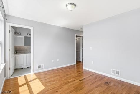 262 2ND Avenue Newark NJ 07107