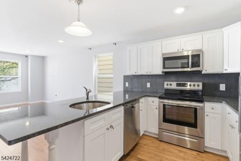 262 2ND Avenue Newark NJ 07107