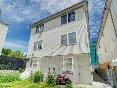 92 E Bigelow Street Newark NJ 07114