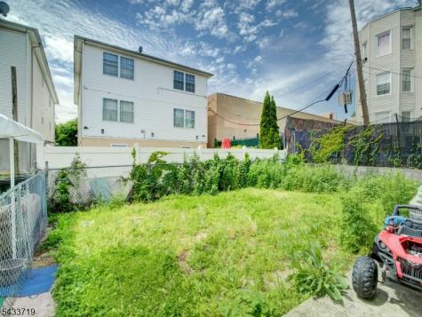 92 E Bigelow Street Newark NJ 07114