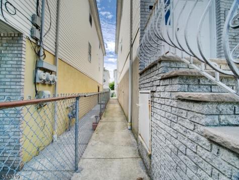 92 E Bigelow Street Newark NJ 07114