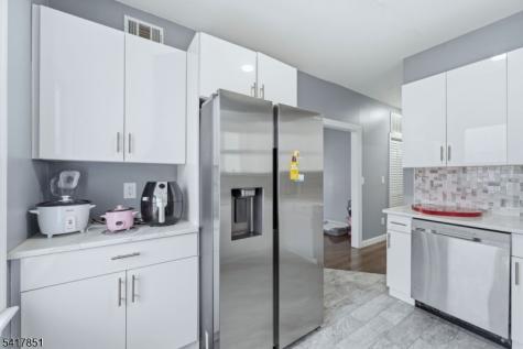 757 Thomas Street Elizabeth NJ 07202