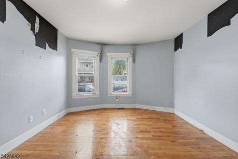 74 Hamilton Street East Orange NJ 07017