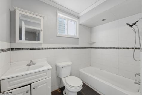 74 Hamilton Street East Orange NJ 07017
