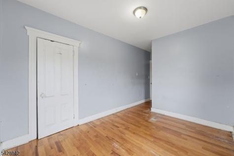 74 Hamilton Street East Orange NJ 07017