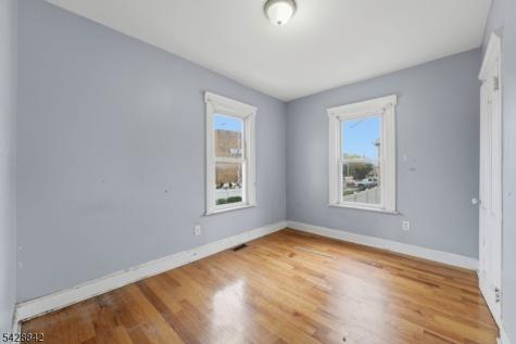 74 Hamilton Street East Orange NJ 07017