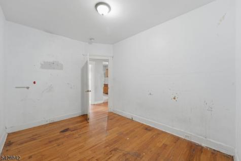74 Hamilton Street East Orange NJ 07017