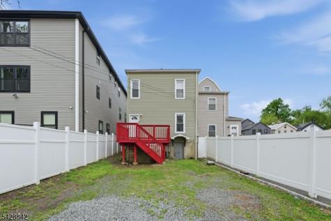 74 Hamilton Street East Orange NJ 07017