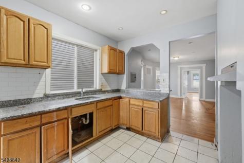 74 Hamilton Street East Orange NJ 07017