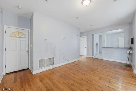 74 Hamilton Street East Orange NJ 07017