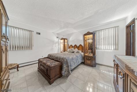 347 Manor Court Lyndhurst NJ 07071