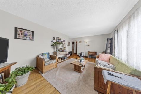 347 Manor Court Lyndhurst NJ 07071