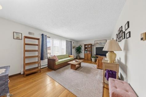 347 Manor Court Lyndhurst NJ 07071