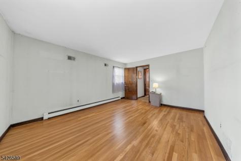 347 Manor Court Lyndhurst NJ 07071