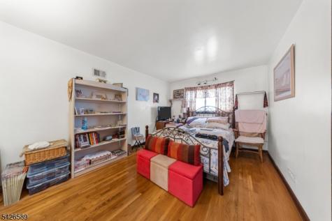 347 Manor Court Lyndhurst NJ 07071