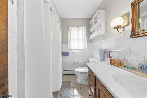 347 Manor Court Lyndhurst NJ 07071