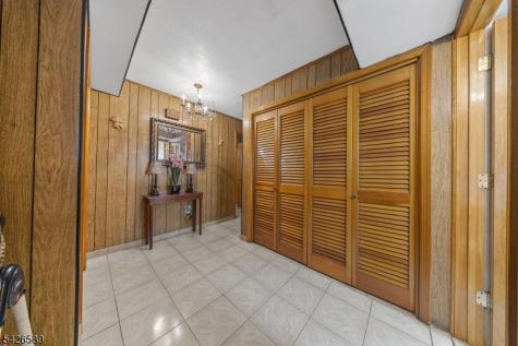 347 Manor Court Lyndhurst NJ 07071