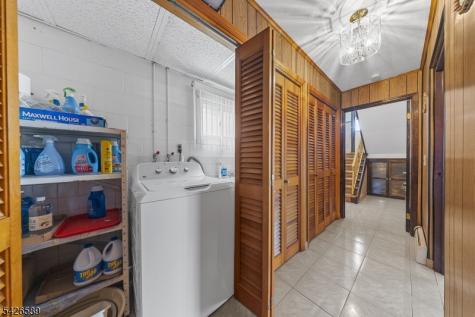 347 Manor Court Lyndhurst NJ 07071