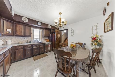 347 Manor Court Lyndhurst NJ 07071