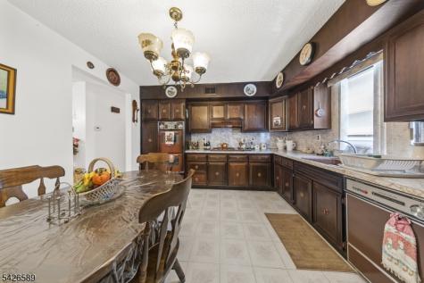 347 Manor Court Lyndhurst NJ 07071