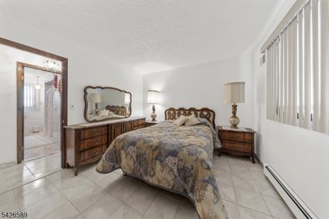 347 Manor Court Lyndhurst NJ 07071