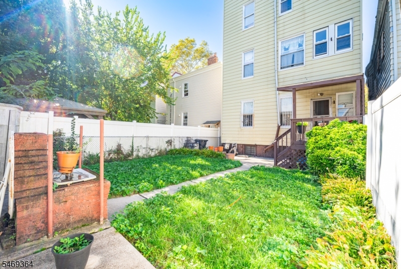 160 S 10th Street Newark NJ 07107