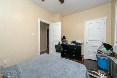 1053 Hunterdon Street Newark NJ 07112
