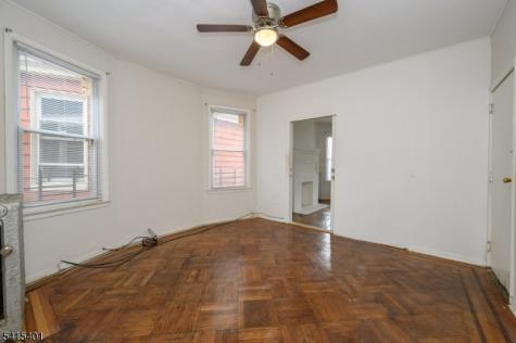 1053 Hunterdon Street Newark NJ 07112