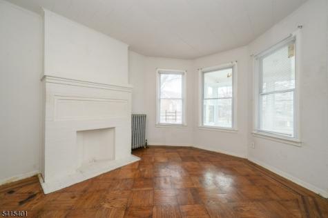 1053 Hunterdon Street Newark NJ 07112