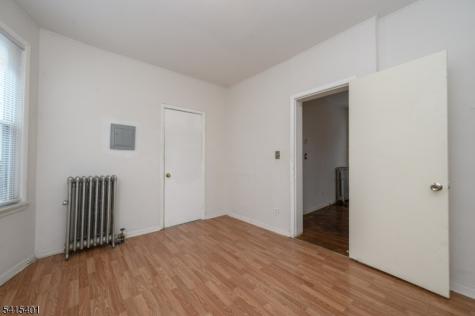1053 Hunterdon Street Newark NJ 07112