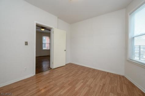 1053 Hunterdon Street Newark NJ 07112