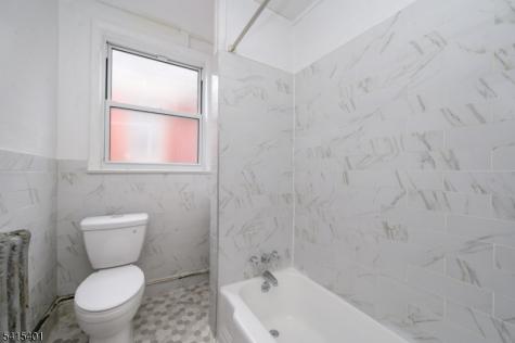 1053 Hunterdon Street Newark NJ 07112