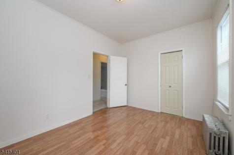 1053 Hunterdon Street Newark NJ 07112