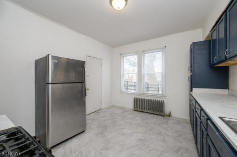 1053 Hunterdon Street Newark NJ 07112