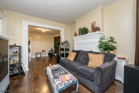 1053 Hunterdon Street Newark NJ 07112