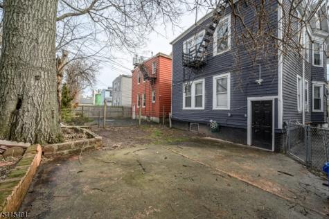 1053 Hunterdon Street Newark NJ 07112