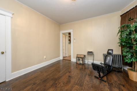 1053 Hunterdon Street Newark NJ 07112