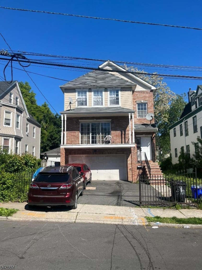 896 S 16th Street Newark NJ 07108