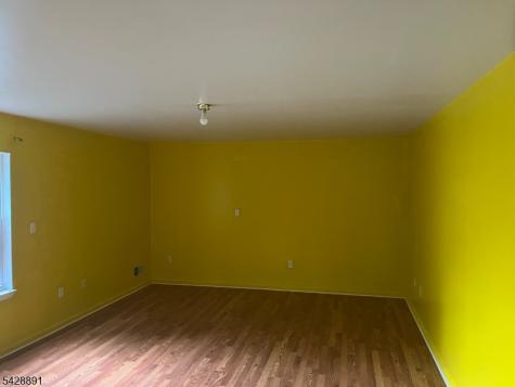 896 S 16th Street Newark NJ 07108