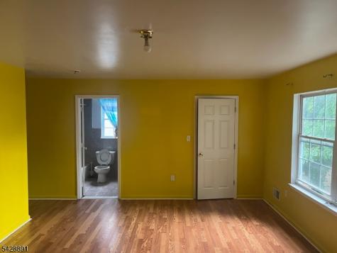 896 S 16th Street Newark NJ 07108