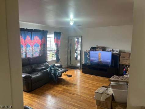 896 S 16th Street Newark NJ 07108