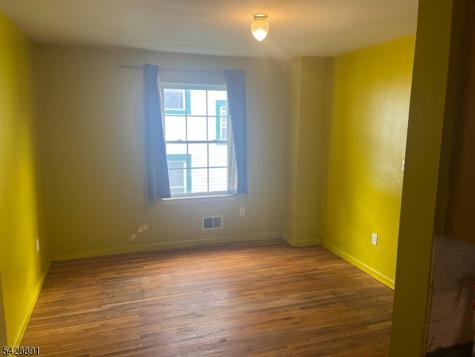 896 S 16th Street Newark NJ 07108